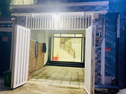 Bán nhà HXH đường 24 Linh Đông, đường 5.4m, nhà 3 tầng 3PN. View Xịn. Tiện ích bao vây 1KM